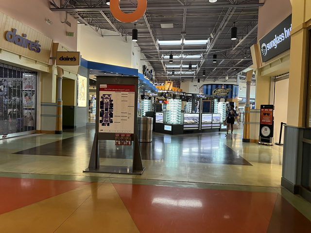 Great Lakes Crossing Outlets - Aug 7 2022 Photo (newer photo)